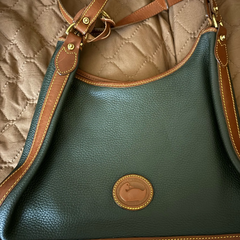 Never used Dooney and Bourke leather handbag - Picture 2 of 16